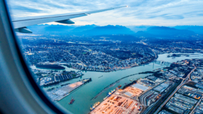 Kanada Vancouver Panorama Anflug auf Flughafen Foto iStock MJ Prototype